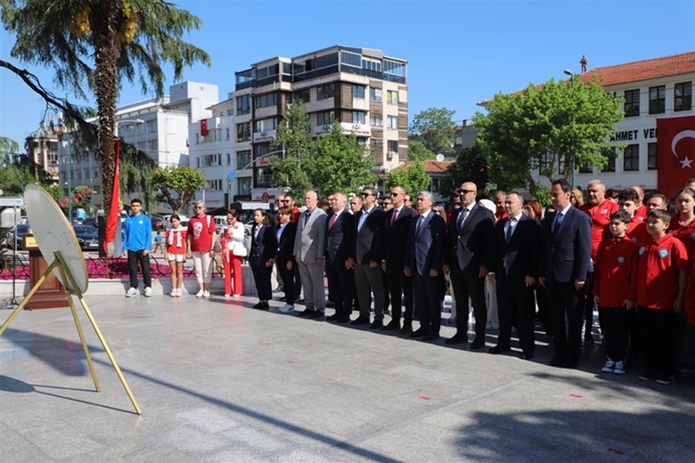19 MAYIS COŞKUYLA KUTLANDI